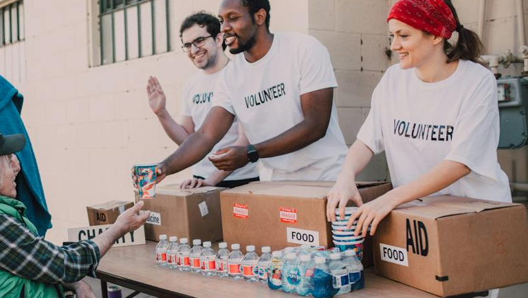 תרומה לקהילה